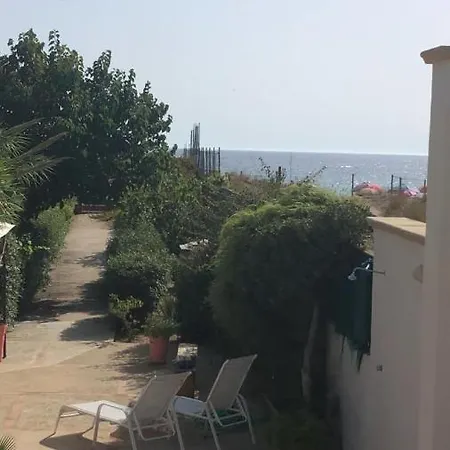 Zero Passi Dal Mare بيت للعطل *